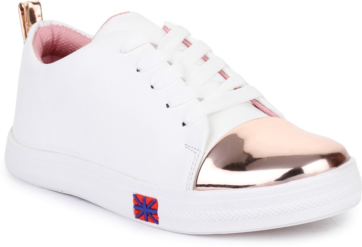 white casual canvas shoes