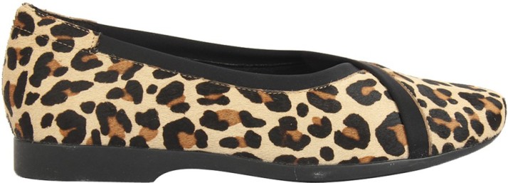 clarks leopard flats