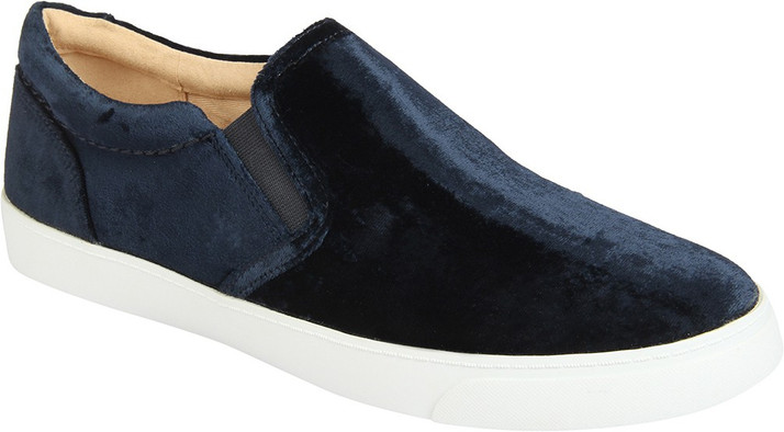 clarks loafers flipkart