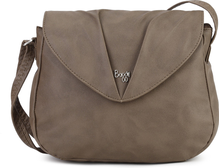 baggit pink solid sling bag
