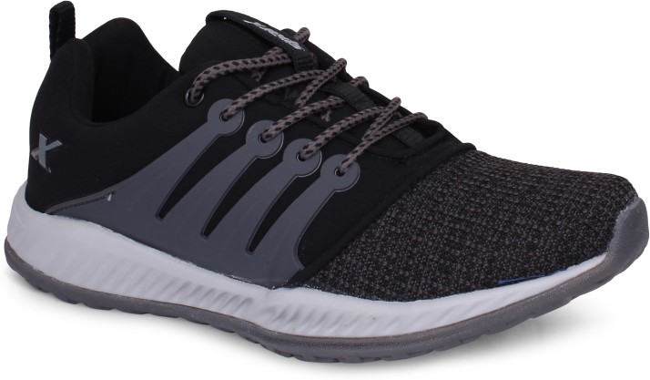 black sports shoes flipkart