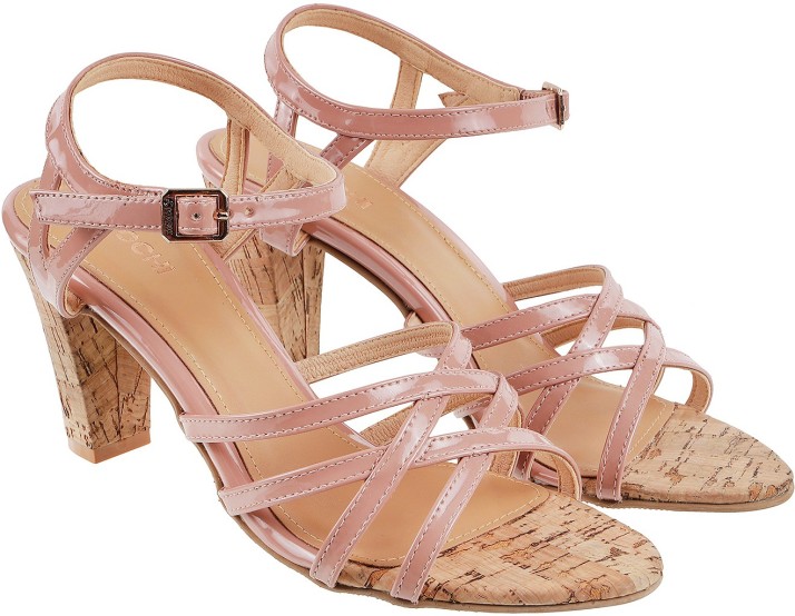 mochi sandals flipkart