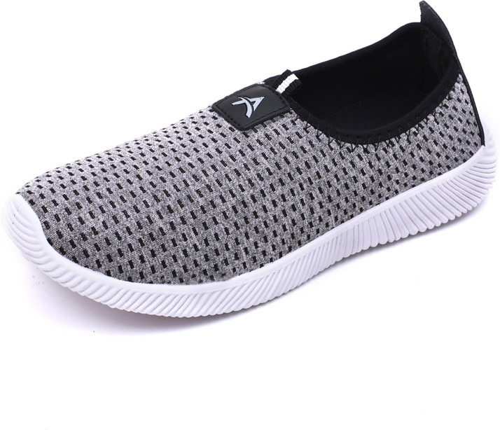 sports shoes for girl flipkart