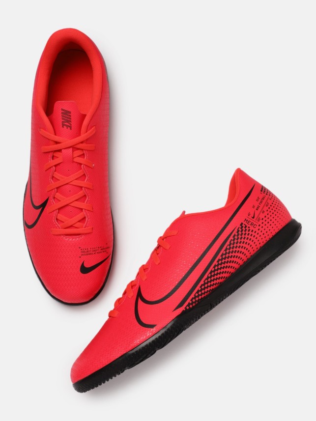 nike football shoes flipkart