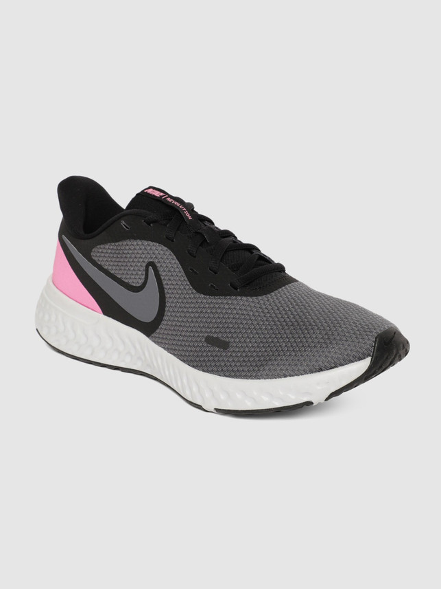 nike revolution 5 40