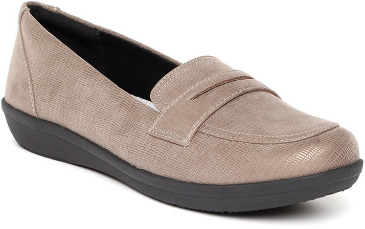 clarks loafers flipkart