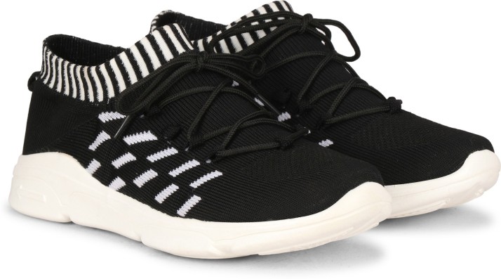 black sports shoes for girls