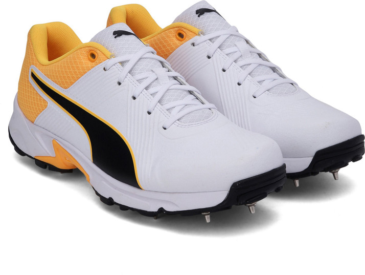 nike cricket shoes flipkart