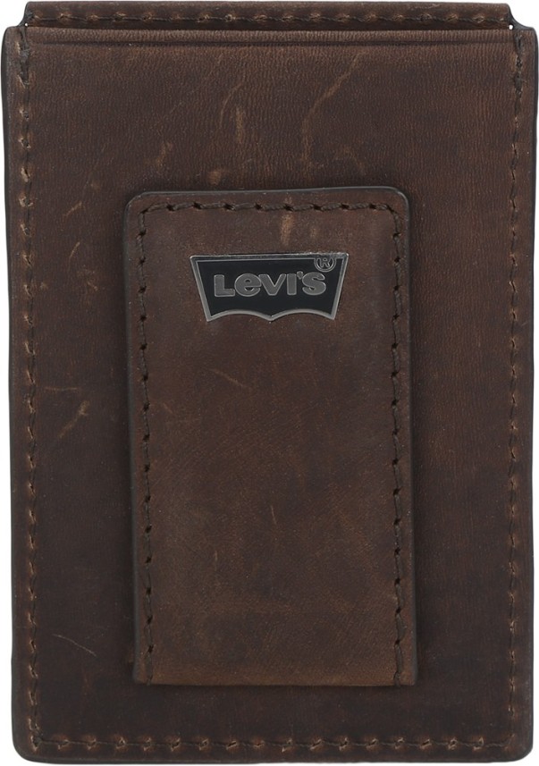 levis magnetic wallet