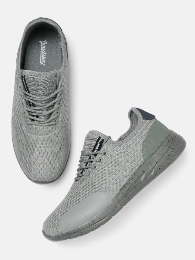 roadster sports shoes