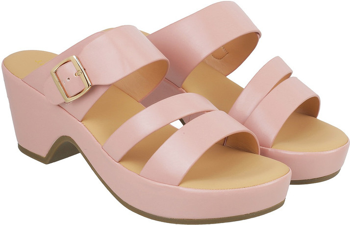 mochi sandals flipkart