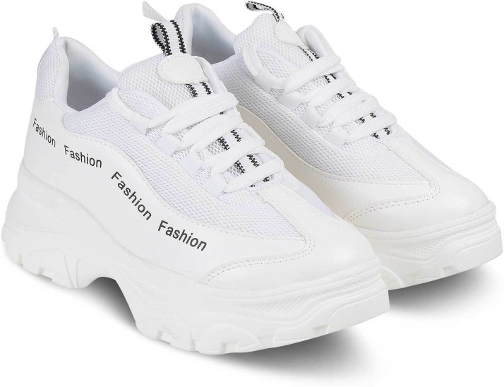 tresmode white shoes