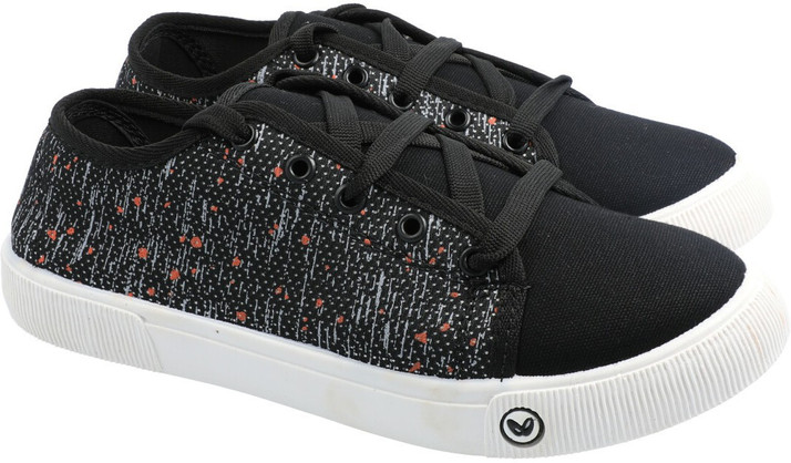 walkaroo shoes flipkart