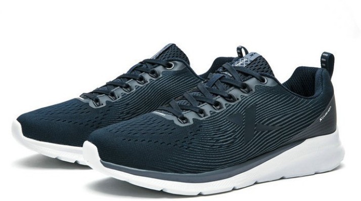 xtep black solid running shoes