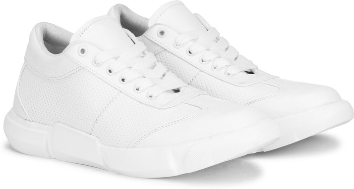 white casual shoes flipkart