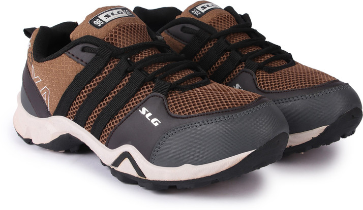 boys cross training shoes