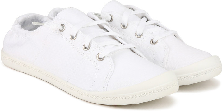 time and tru white shoes