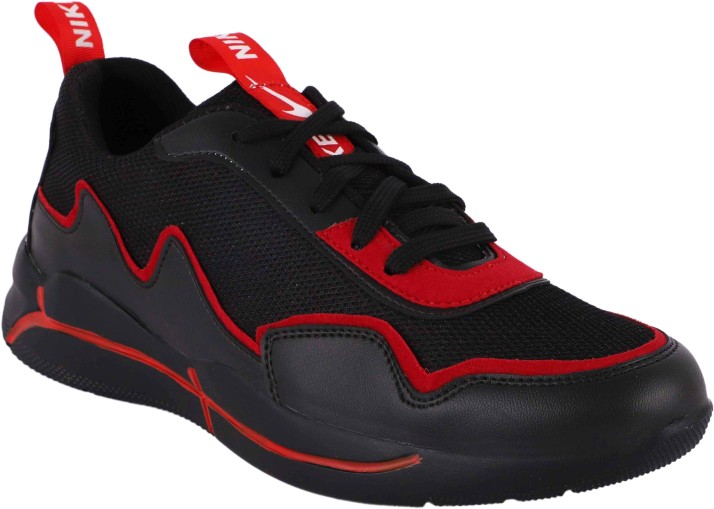 woakers sports shoes