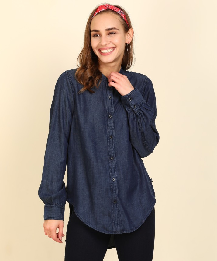 levi's chambray shirt women's