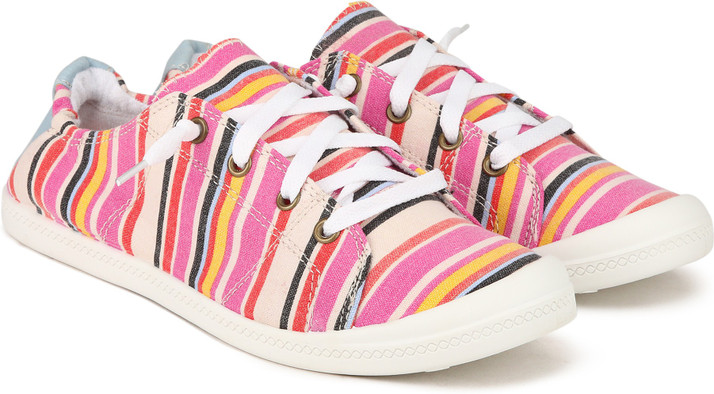 time and tru white canvas shoes