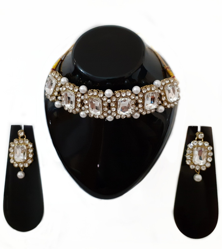 Afreen Alloy Drop Earring Price in 