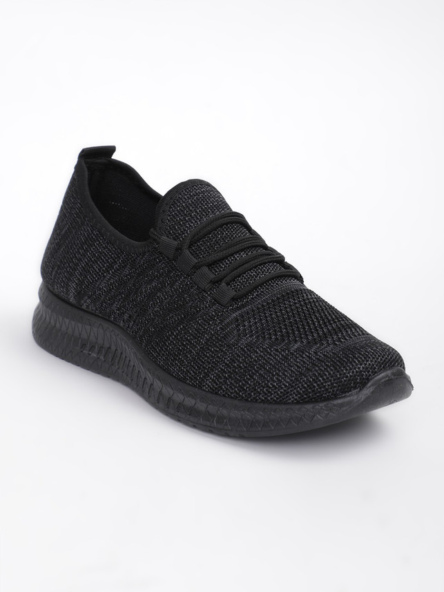 highlander black sneakers