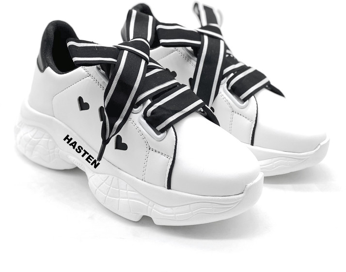 white sneakers flipkart