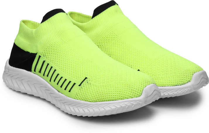 dc running shoes for men