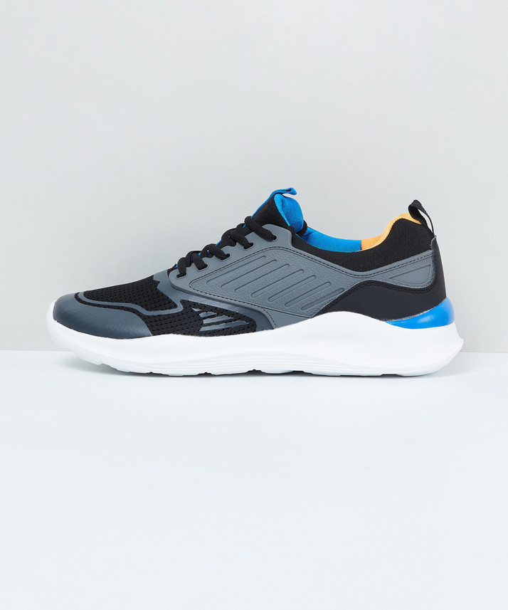 gym shoes flipkart