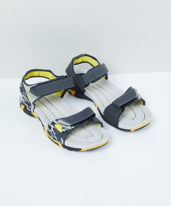 max sandals online