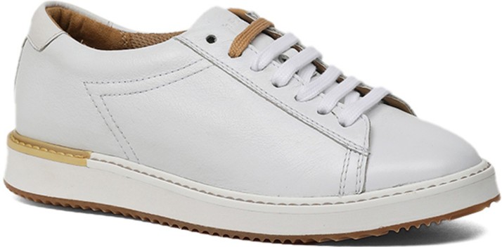 hush puppies white sneakers