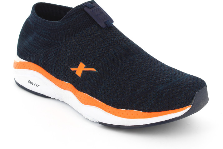 on cloud wide toe box
