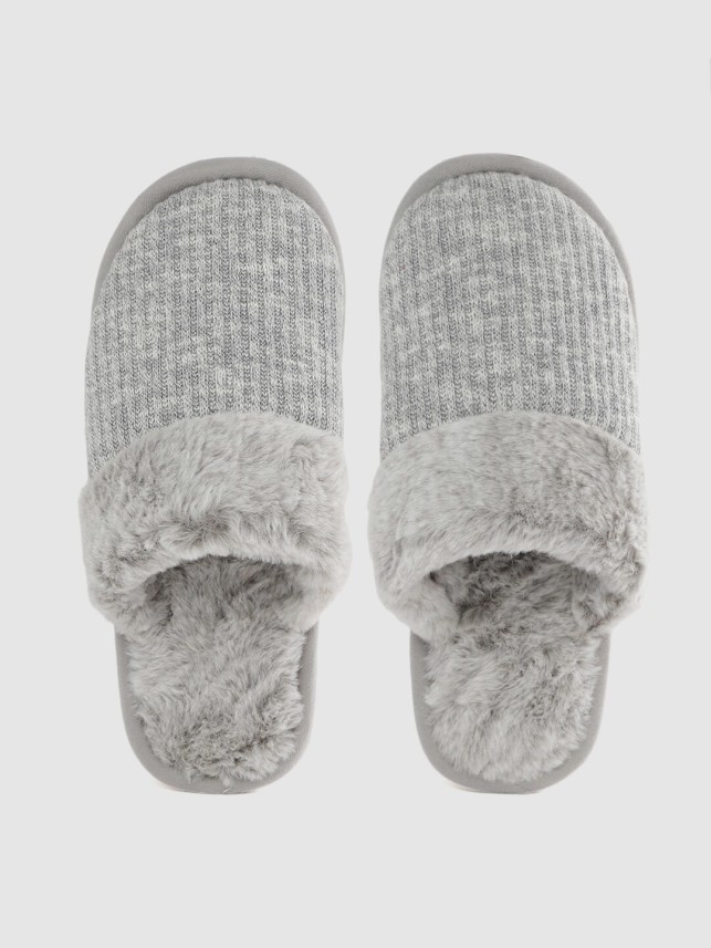 ugg slippers on men