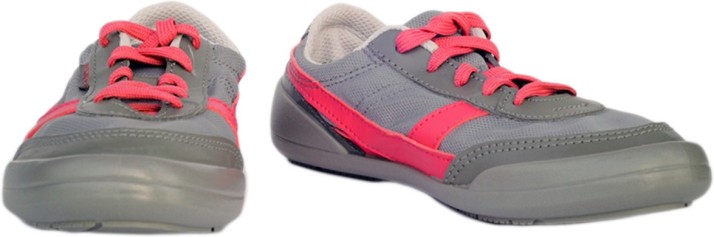 newfeel shoes flipkart