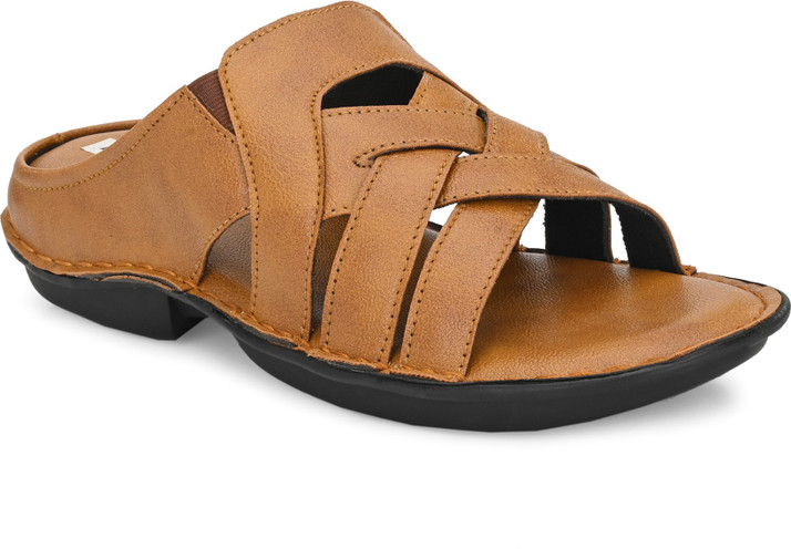 bucik chappals