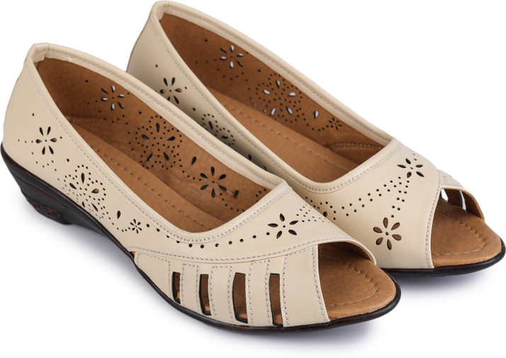 ladies bellies on flipkart