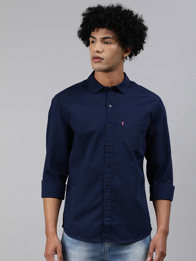 levi's men solid casual blue shirt