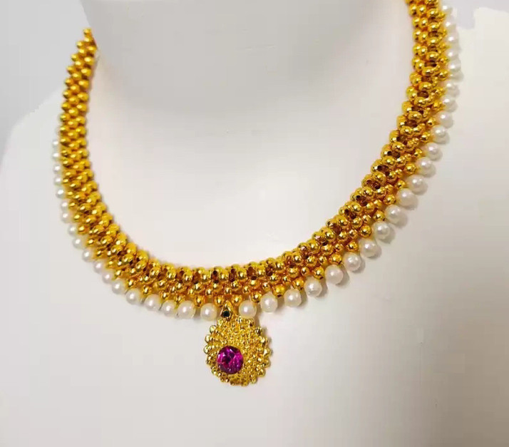 White Pearl Beads Necklace Set 