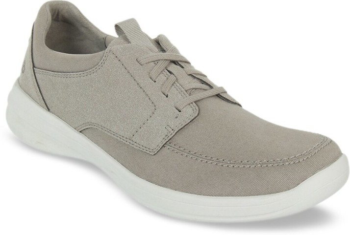 clarks cloudsteppers sneakers