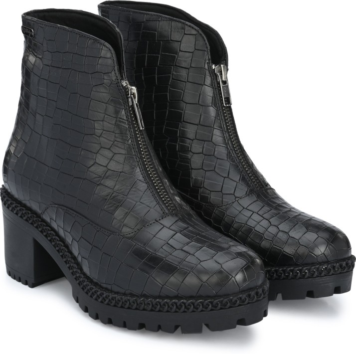 delize boots flipkart