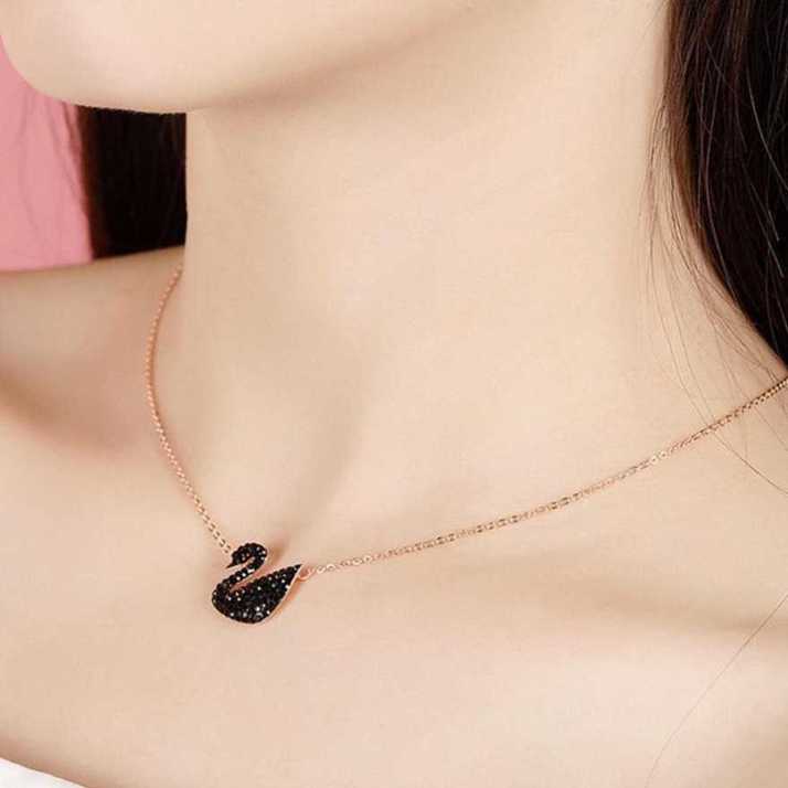 Fashion Womens Jewelry Charms Cubic Zirconia Velvet Flower Pendant Chain Rose Gold Plated Necklace Fashion Womens Jewelry Charms Cubic Zirconia Velvet Flower Pendant Chain Rose Gold Plated Necklace