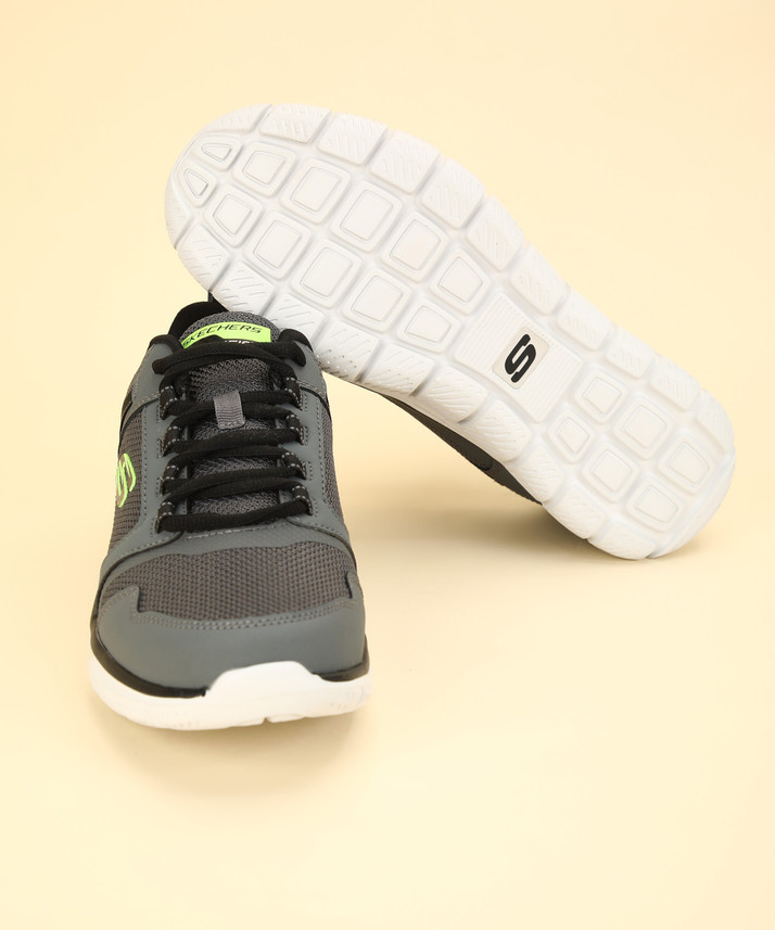 track knockhill sneaker