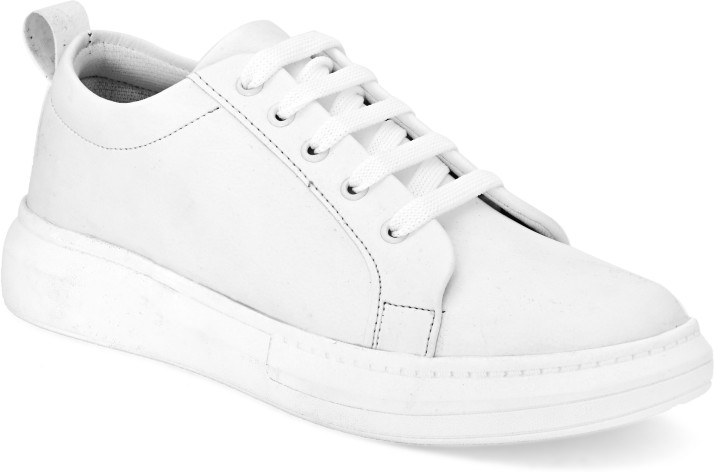 roadster shoes on flipkart