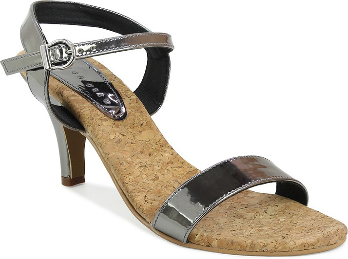 Design crew Women Grey Heels - Buy 