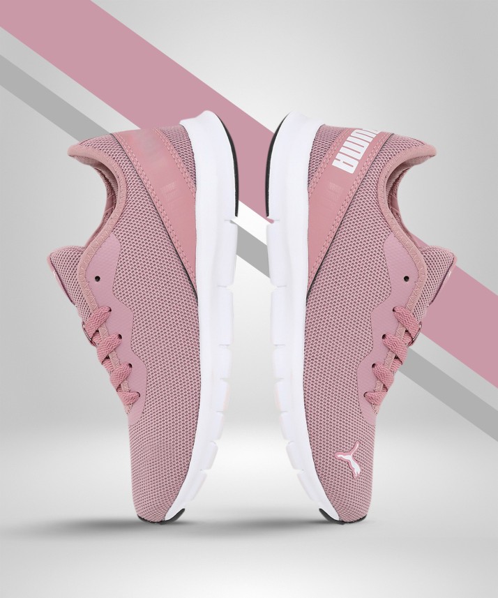 running shoes women puma