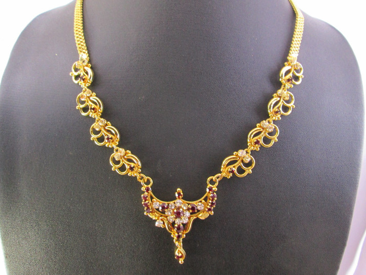Sona GUARANTEE COVERING STONE NECKLACE 