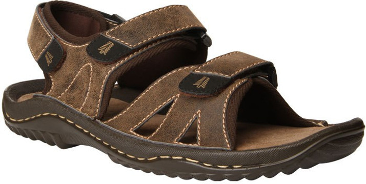 weinbrenner chappals price
