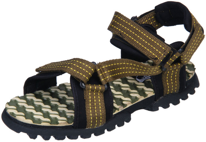 sports chappals
