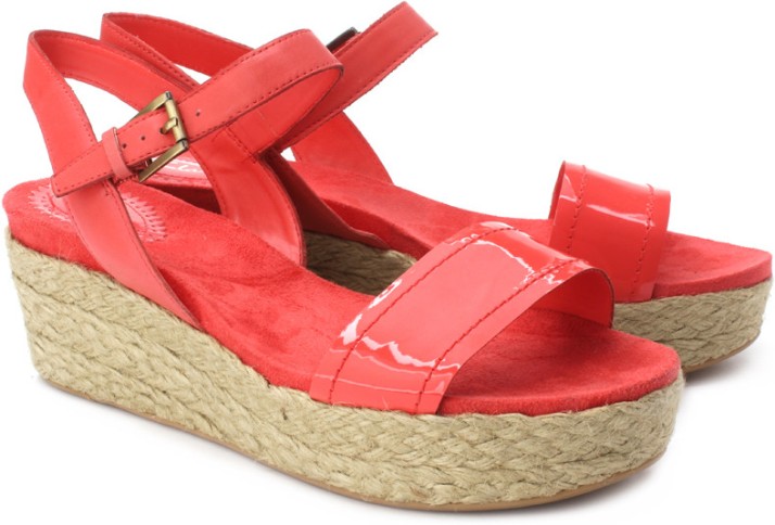 coral pink wedges