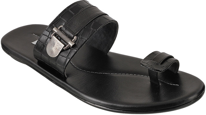 mochi chappals for men's